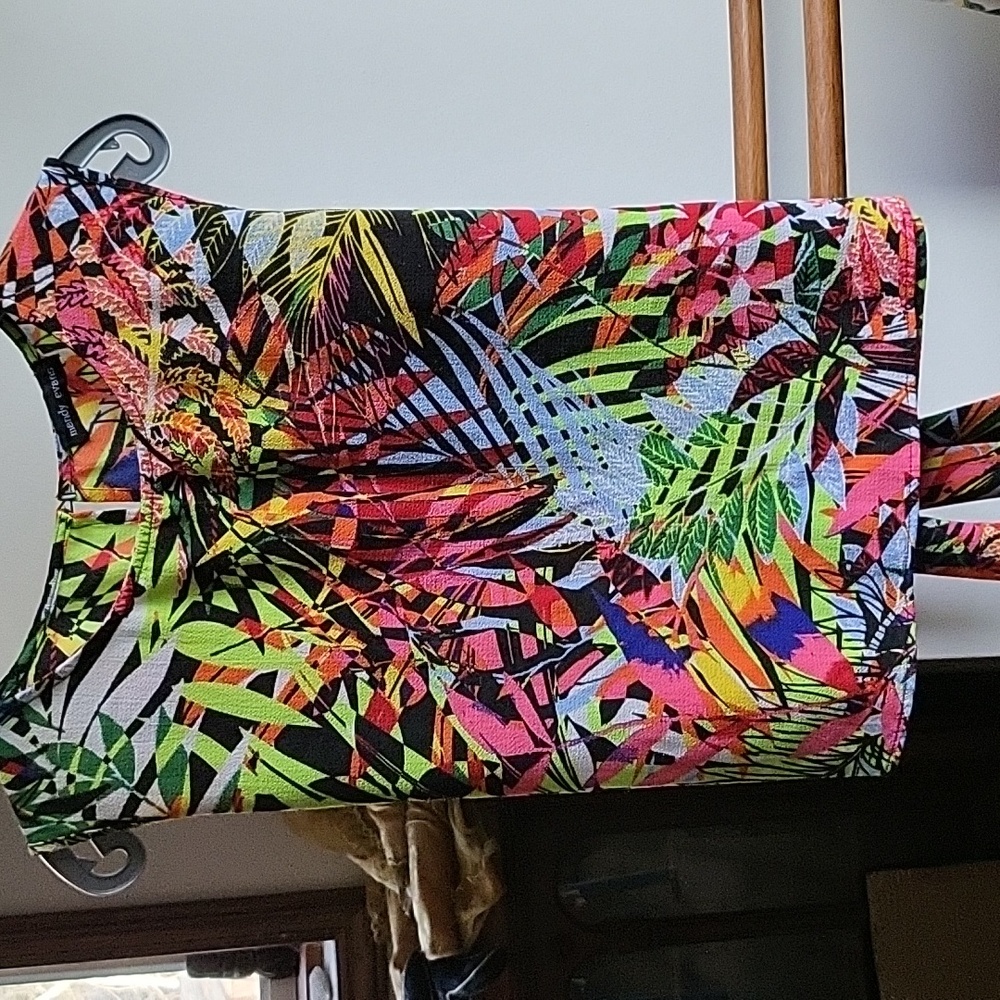 Bright colors for this top fom Mandy evans Size M/L